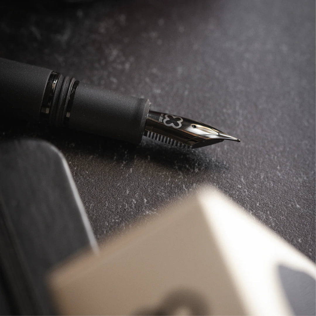 Esterbrook - Estie Raven Black Matte/ Black Trim Fountain Pen