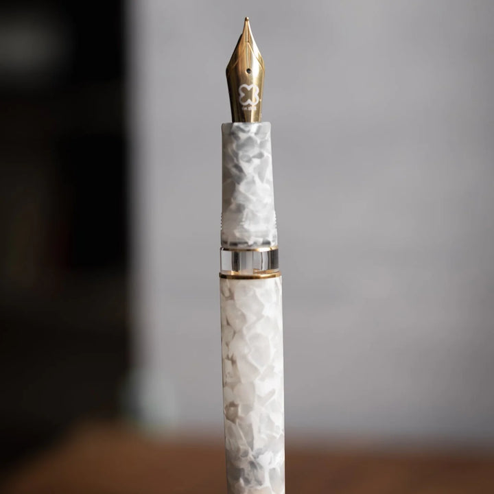 Esterbrook Estie _Winter White Fountain Pen - Gold Trim